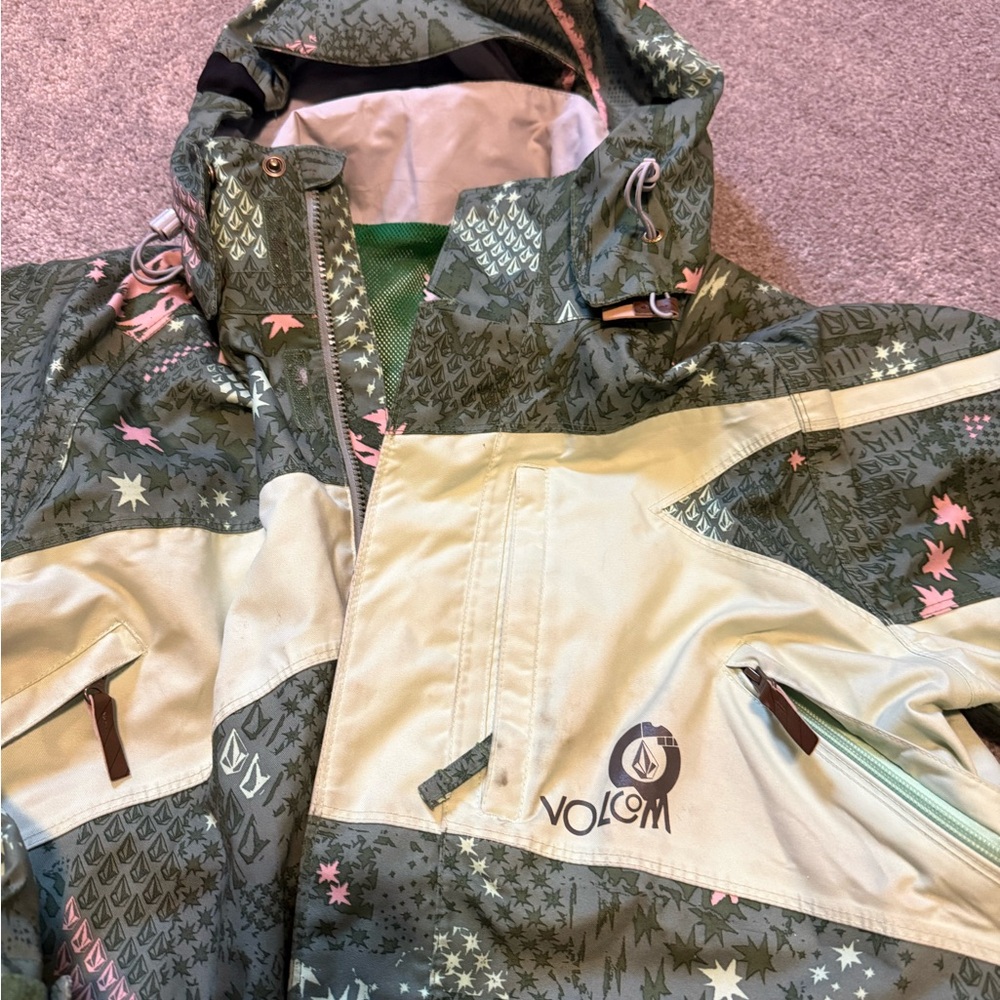 Volcom Womens Snow Jacket - Picture 2 of 4